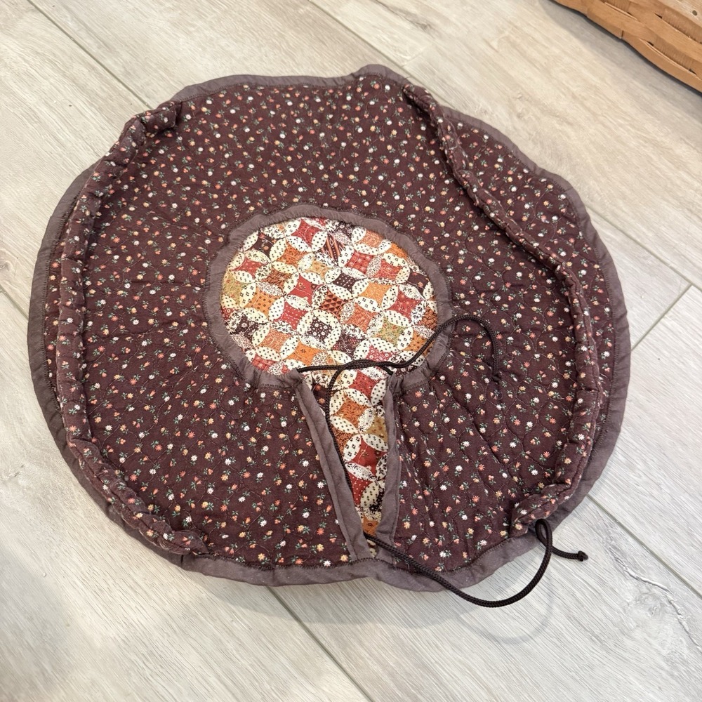 VTG 70's Primitive Casserole Dish Carrier Round Quilt Insulated Cotton Fabric